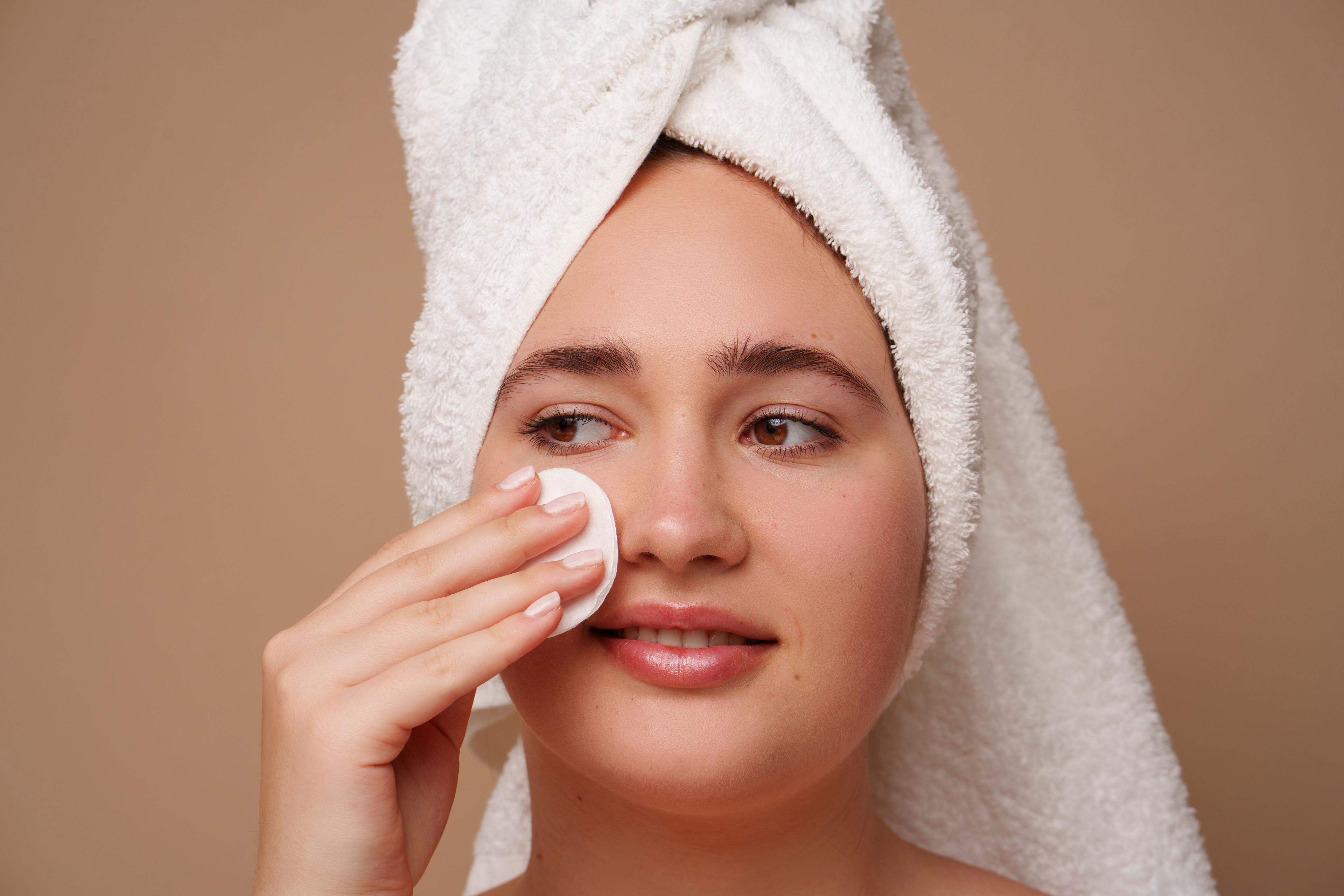 Double cleansing method for blackheads